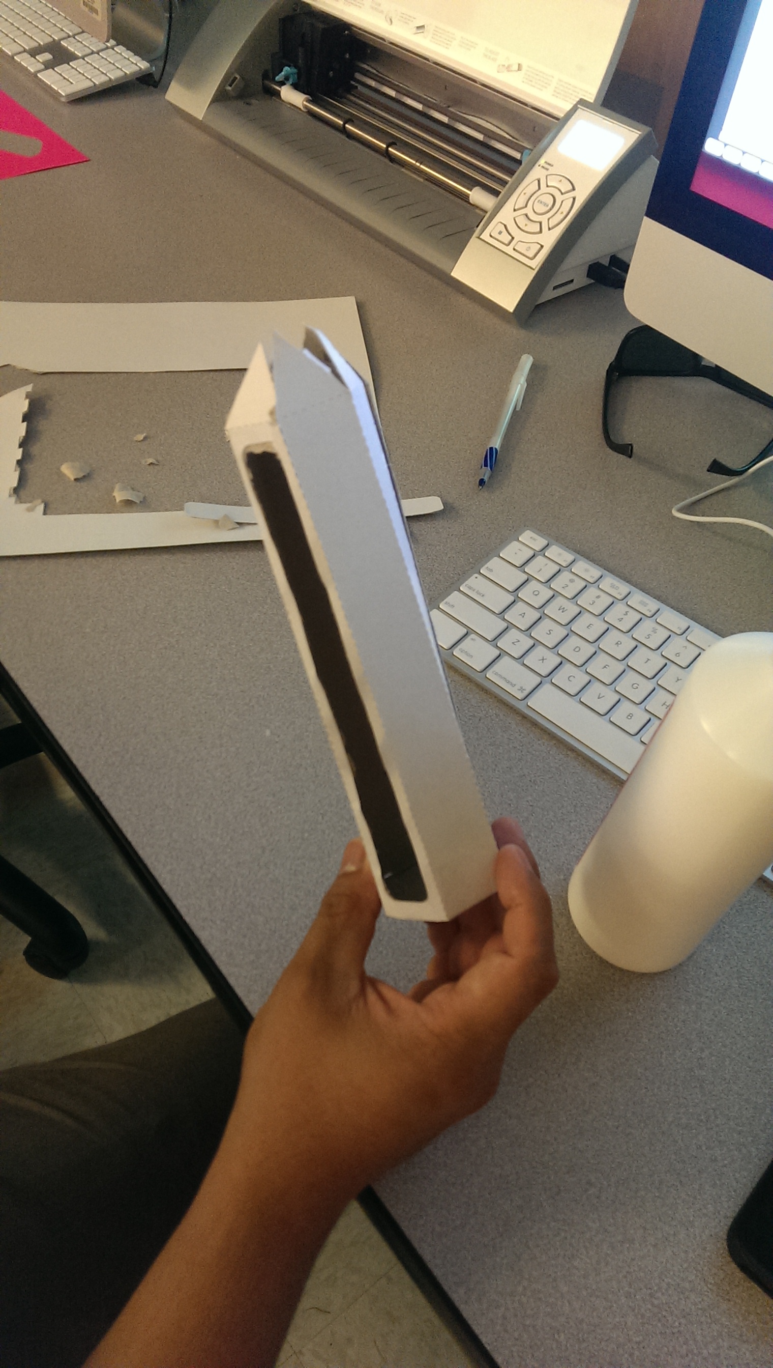 2D student artifact: Paper prototype for pencil holder shapenet design